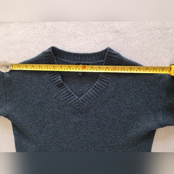 Banana Republic Wool Cotton Blend Teal V-Neck Petite Sweater - Picture 6 of 12